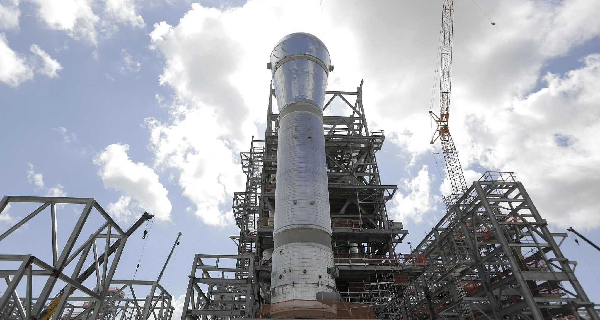 How to Safely Inspect Petrochemical Pressure Vessels Internally